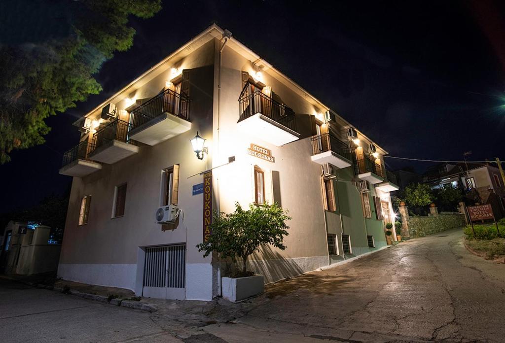 Koukonas Hotel Galaxídhion Екстериор снимка