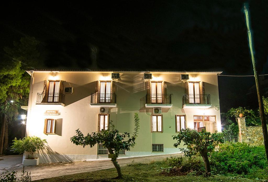 Koukonas Hotel Galaxídhion Екстериор снимка